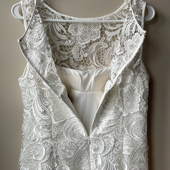 Wedding dress - Picture 7 of 16